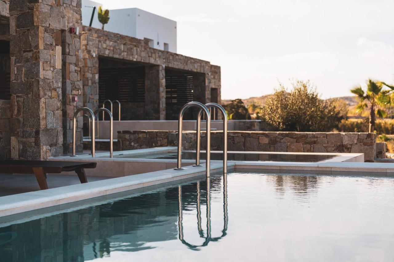Kouros Blanc Resort & Suites Pounda エクステリア 写真